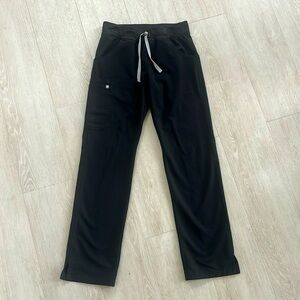 Figs Kade Black Cargo Scrub Pants Size Small Tall